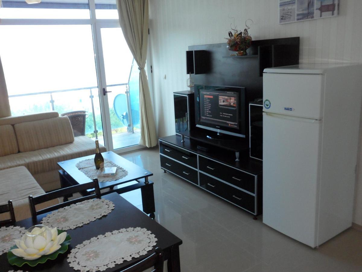Sianie: Beachfront Apartment in Sunny Beach Center Exterior photo