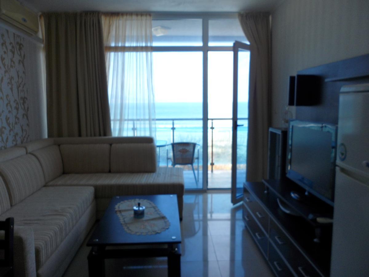 Sianie: Beachfront Apartment in Sunny Beach Center Exterior photo